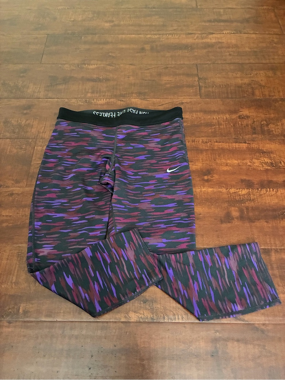 Nike Purple & Black Camo-Pattern Leggings - Picture 2 of 3